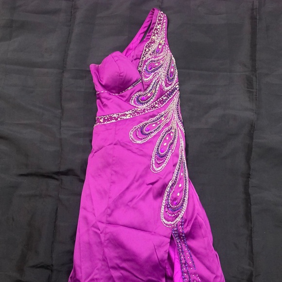 Prom Dress - Picture 2 of 7